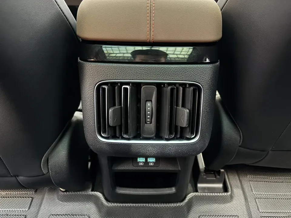 BYD Song PLUS DM DM-i 100KM 4WD flagship PLUS 2022 — миниатюра 5