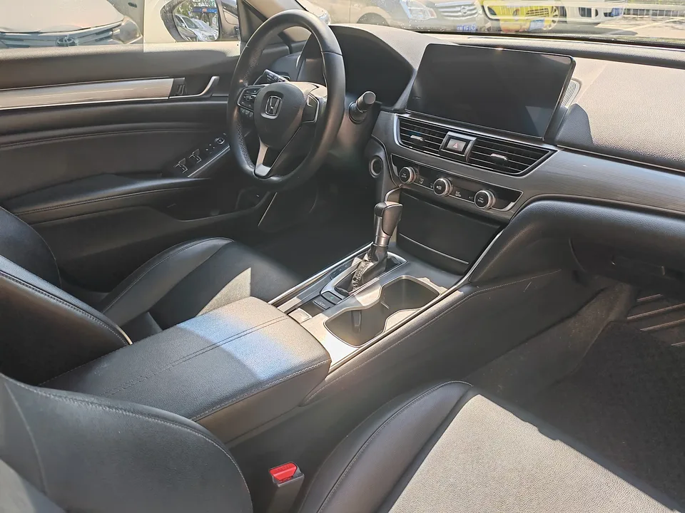 Honda Accord Accord 2022 260TURBO Deluxe Edition 2022 — миниатюра 5