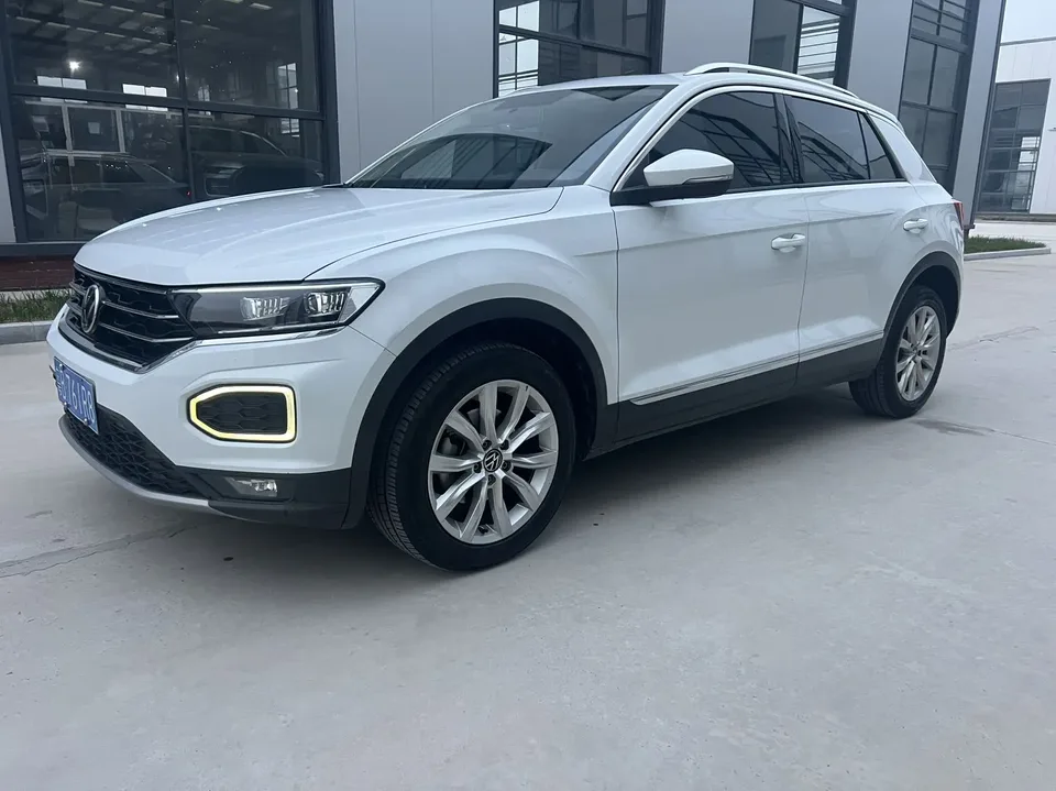 Volkswagen T-Roc Tanyue 280TSI DSG 2WD Elite PLUS 2023 — фото 1, купить с доставкой в Москву