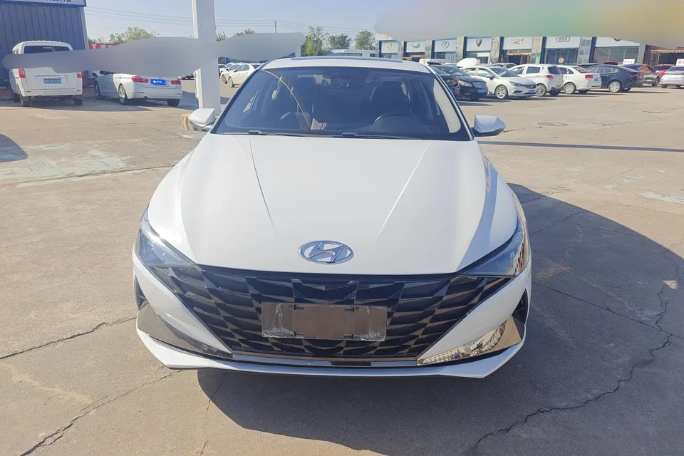 Hyundai Elantra 2023