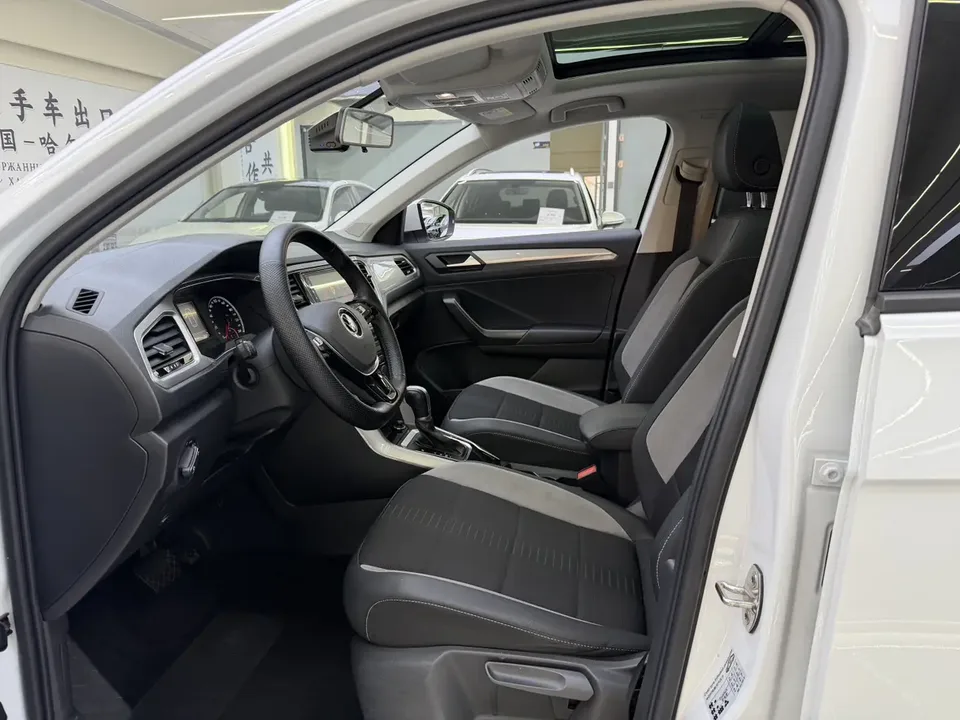 Volkswagen T-Roc Tange 280TSI DSG two-wheel drive comfort PLUS 2023 — миниатюра 3