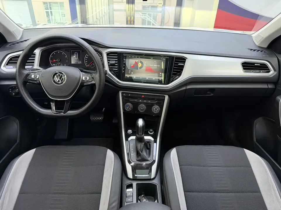 Volkswagen T-Roc Tange 280TSI DSG two-wheel drive comfort PLUS 2023 — миниатюра 5