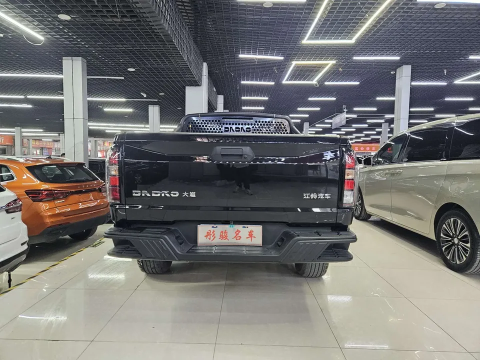 Jiangling Avenue Avenue 2023 Almighty 2.3T Automatic Diesel Commercial Passenger Version 2WD Long Axis Comfort Model 2025 — thumbnail 4