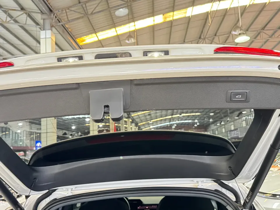 Audi A3 Sportback 35 TFSI Enterprising and Elegant Model 2022 — миниатюра 3