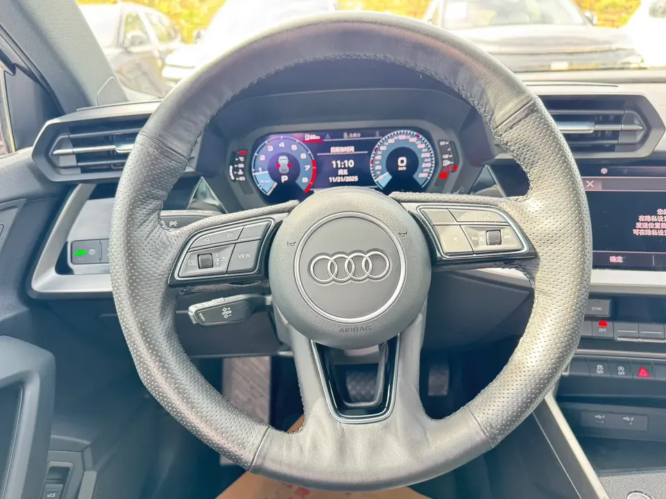 Audi A3 Sportback 35 TFSI Enterprising and Elegant Model 2022 — миниатюра 4