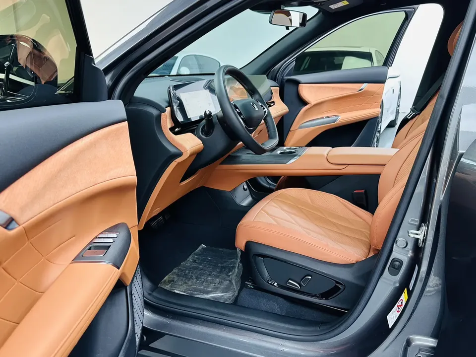 Changan CS75PLUS Changan CS75 PLUS 2025 fourth generation 1.5T New Blue Whale Smart Flagship 2024 — миниатюра 4