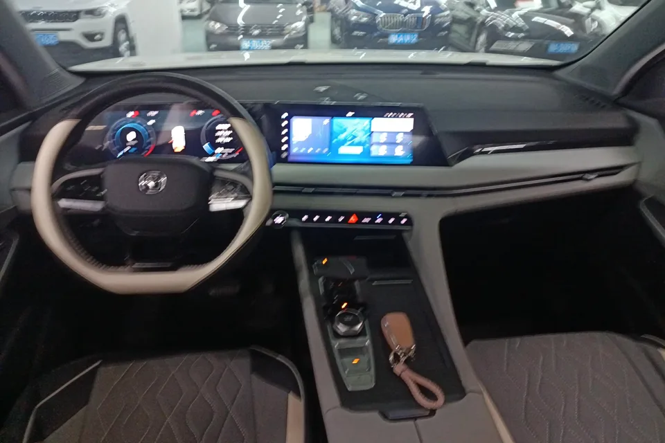 Changan CS75PLUS third generation 1.5T automatic premium model 2024 — миниатюра 4