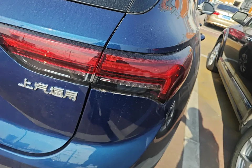 Buick Envision S 552T 2WD Luxury Edition 2023 — миниатюра 2