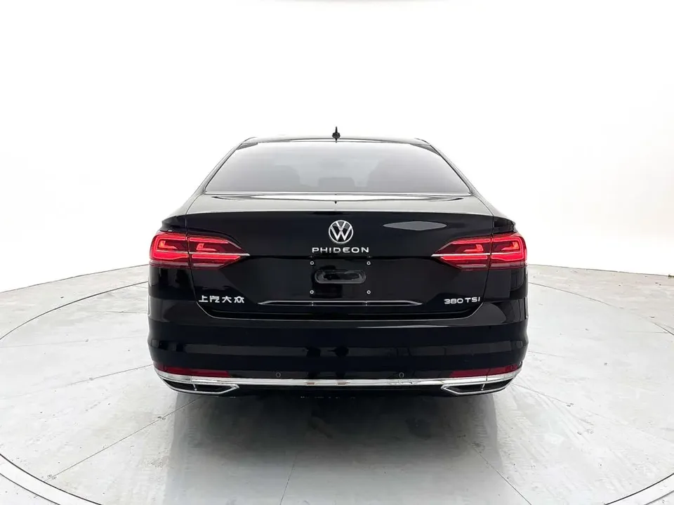 Volkswagen Hui Ang Hui Ang 2021 380TSI Deluxe 2022 — thumbnail 2