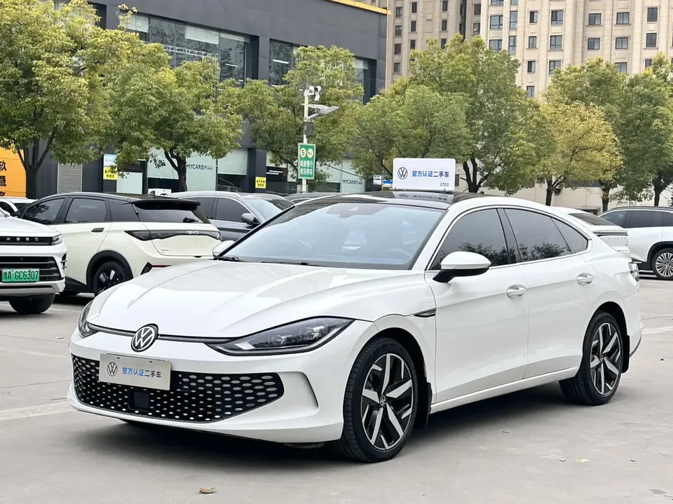 Volkswagen Lamando Lingdu Lingdu L 280TSI DSG Cool Edition 2022 — фото 1, купить с доставкой в Москву