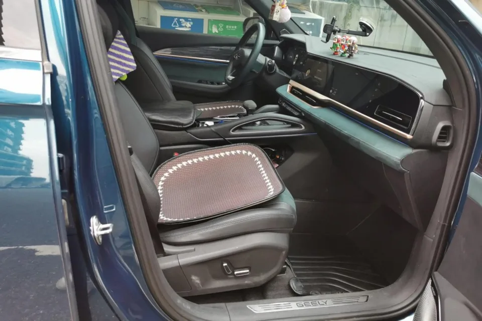 Geely Monjaro Xingyue L 2024 2.0TD High Power Automatic 2WD Skyline Edition 2023 — миниатюра 3