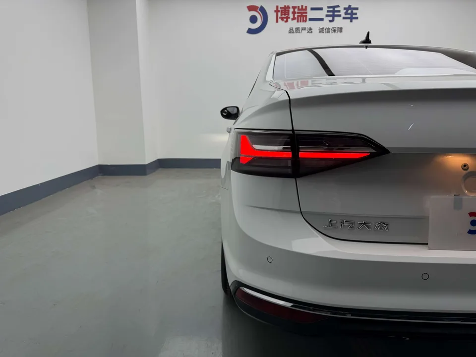 Volkswagen Lavida Lavida 2023 New 1.5L Automatic Outstanding New Desire Edition 2024 — миниатюра 4