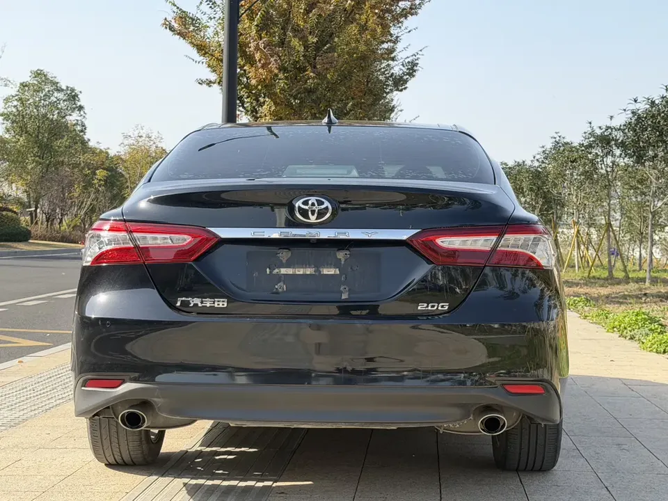 Toyota Camry 2.0G Deluxe Edition 2022 — миниатюра 2