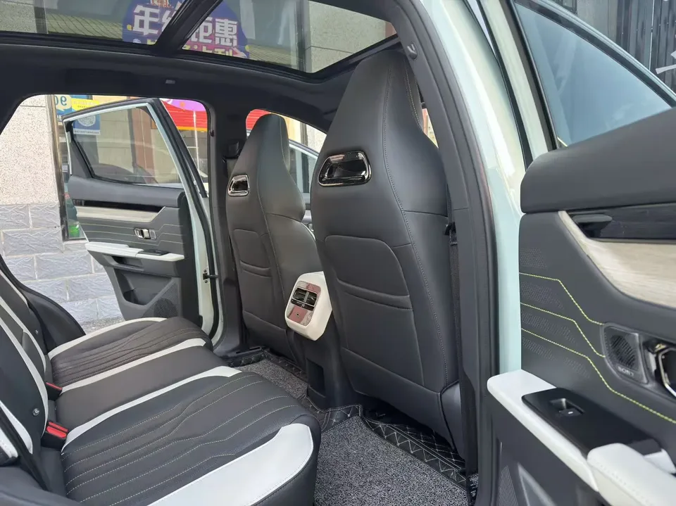 Jietu Shanhai JETOUR SHANHAI L6 1.5TD DHT ULTRA 2025 — миниатюра 4