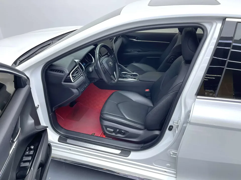Toyota Camry 2.0G Deluxe Edition 2023 — миниатюра 5