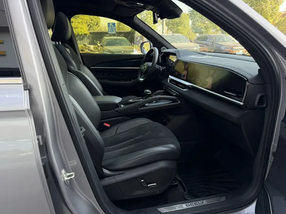 Geely Monjaro Xingyue L 2024 2.0TD High Power Automatic 2WD Skyline Edition 2024 — миниатюра 5