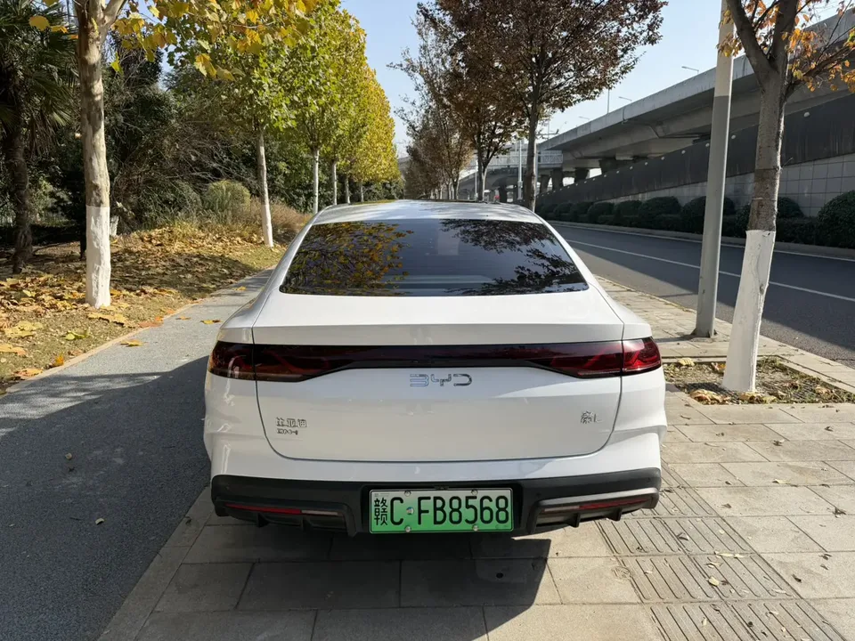 BYD Qin L DM DM-i 120KM Beyond Edition 2024 — миниатюра 2