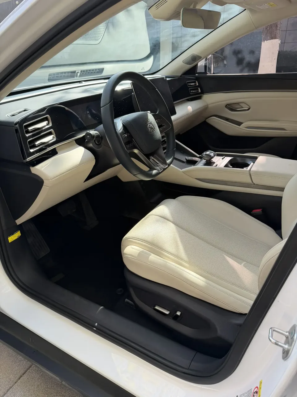 BYD Qin L DM DM-i 120KM Beyond Edition 2024 — миниатюра 3