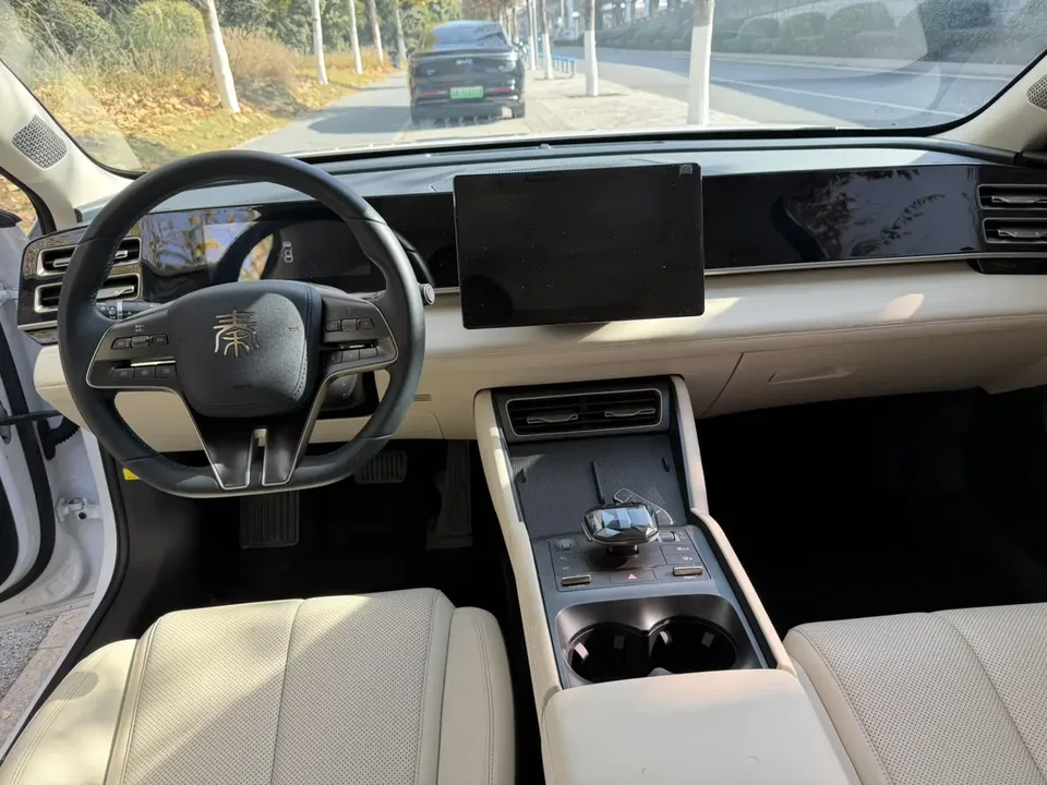BYD Qin L DM DM-i 120KM Beyond Edition 2024 — миниатюра 5