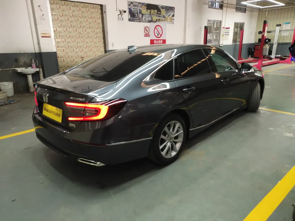 Honda Accord Accord 2022 260TURBO Deluxe Edition 2023 — миниатюра 4