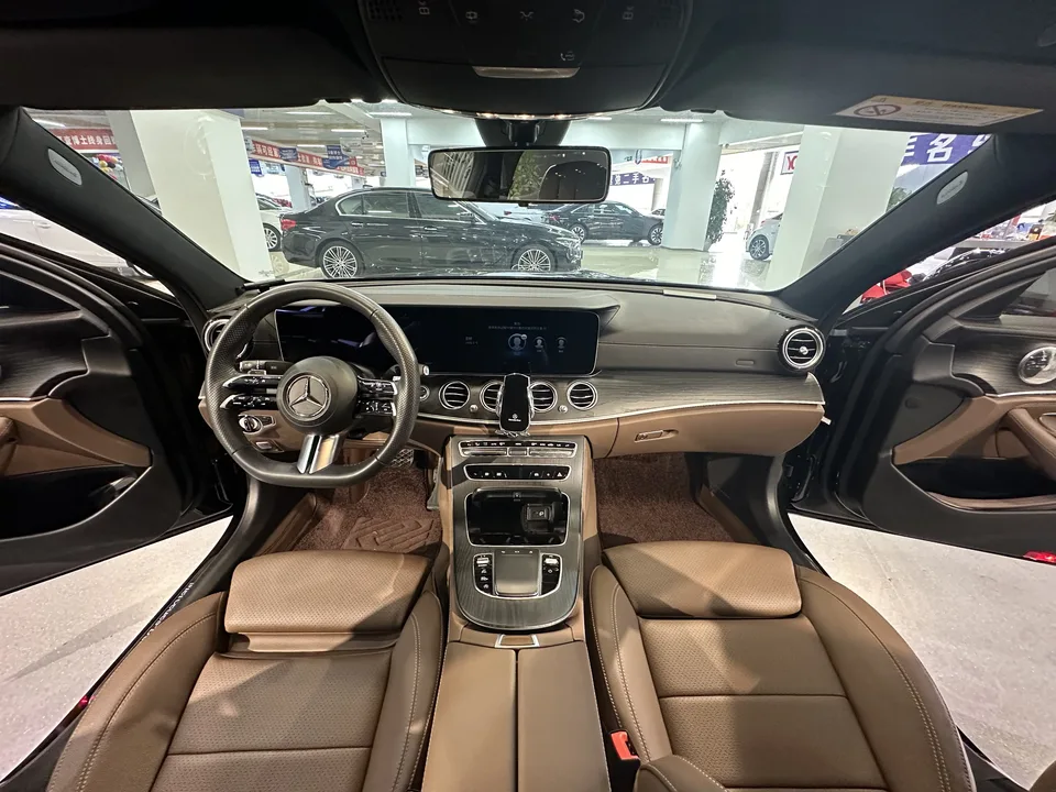 Mercedes-Benz E-Class E-Class 2023 Mercedes-Benz E-Class 2023 E 260 L Sedan 2023 — thumbnail 2