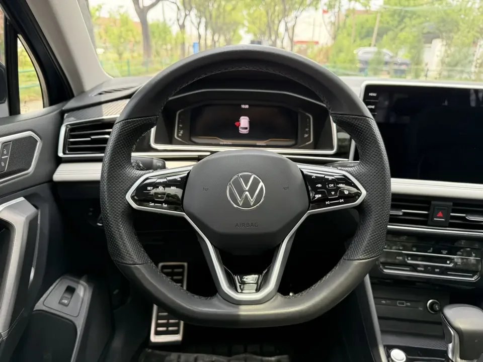 Volkswagen Tiguan L Tiguan L 2022 330TSI Automatic 2WD R-Line Enjoy Edition 2022 — миниатюра 4