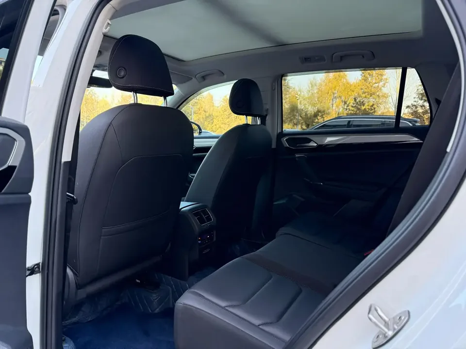 Volkswagen Tayron 330TSI 2WD 3rd Anniversary Limited Edition 2022 — миниатюра 3