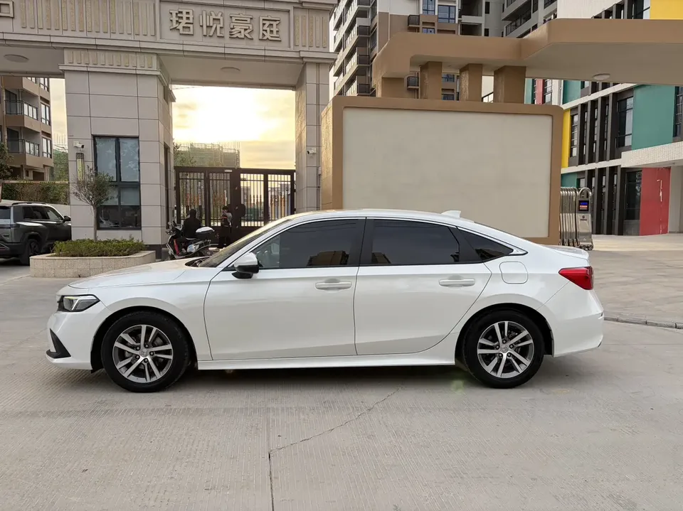 Honda CIVIC Civic 240TURBO CVT Power Edition 2023 — миниатюра 4