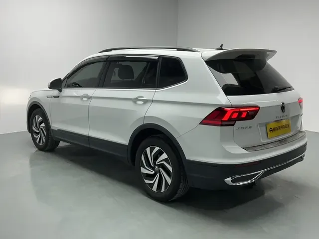 Volkswagen Tiguan L Tiguan L 2023 330TSI two-wheel drive comfort version 2024 — миниатюра 2