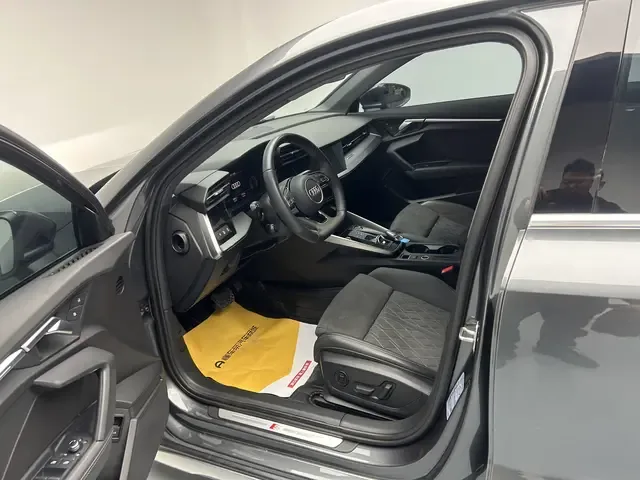 Audi A3 Audi A3 2024 Sportback 35 TFSI luxury sports model 2024 — миниатюра 5