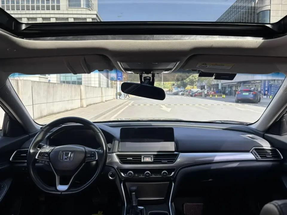 Honda Accord Accord 2022 260TURBO Deluxe Edition 2022 — миниатюра 5