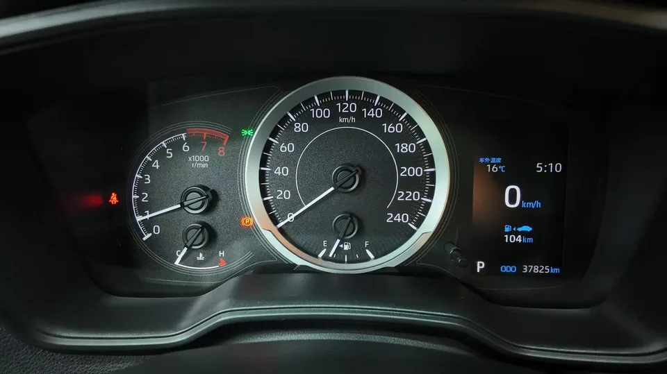 Toyota Levin 2022 Lelink 185T CVT Luxury Edition 2022 — миниатюра 3