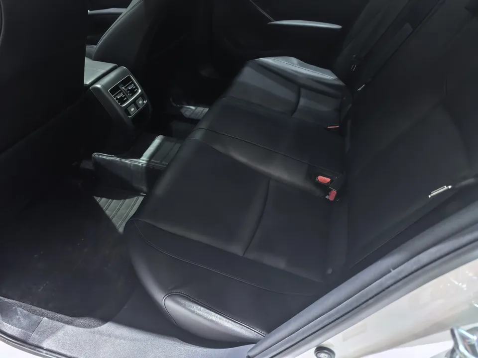 Honda Accord Accord 2022 260TURBO Deluxe Edition 2023 — миниатюра 3