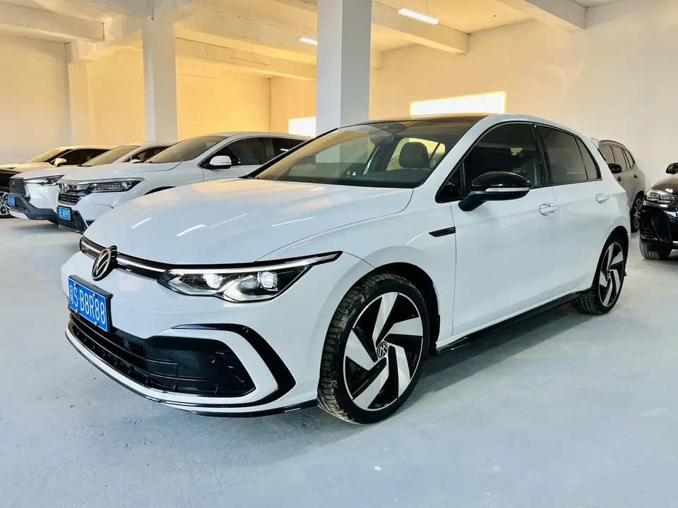 Volkswagen Golf Golf 2021 280TSI DSG R-Line 2022 — фото 1, купить с доставкой в Москву