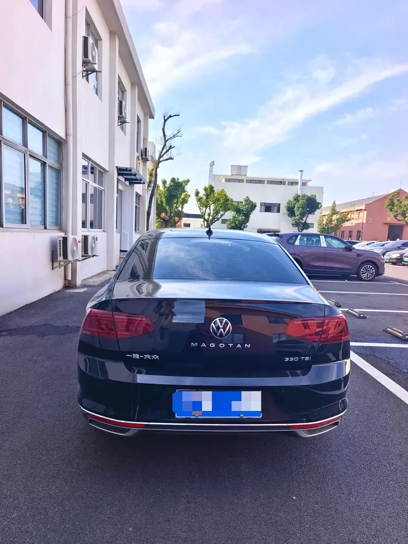 Volkswagen Magotan Magotan 2025 Magotan 2025 Public Edition 330TSI DSG Luxury Edition 2025 — thumbnail 2