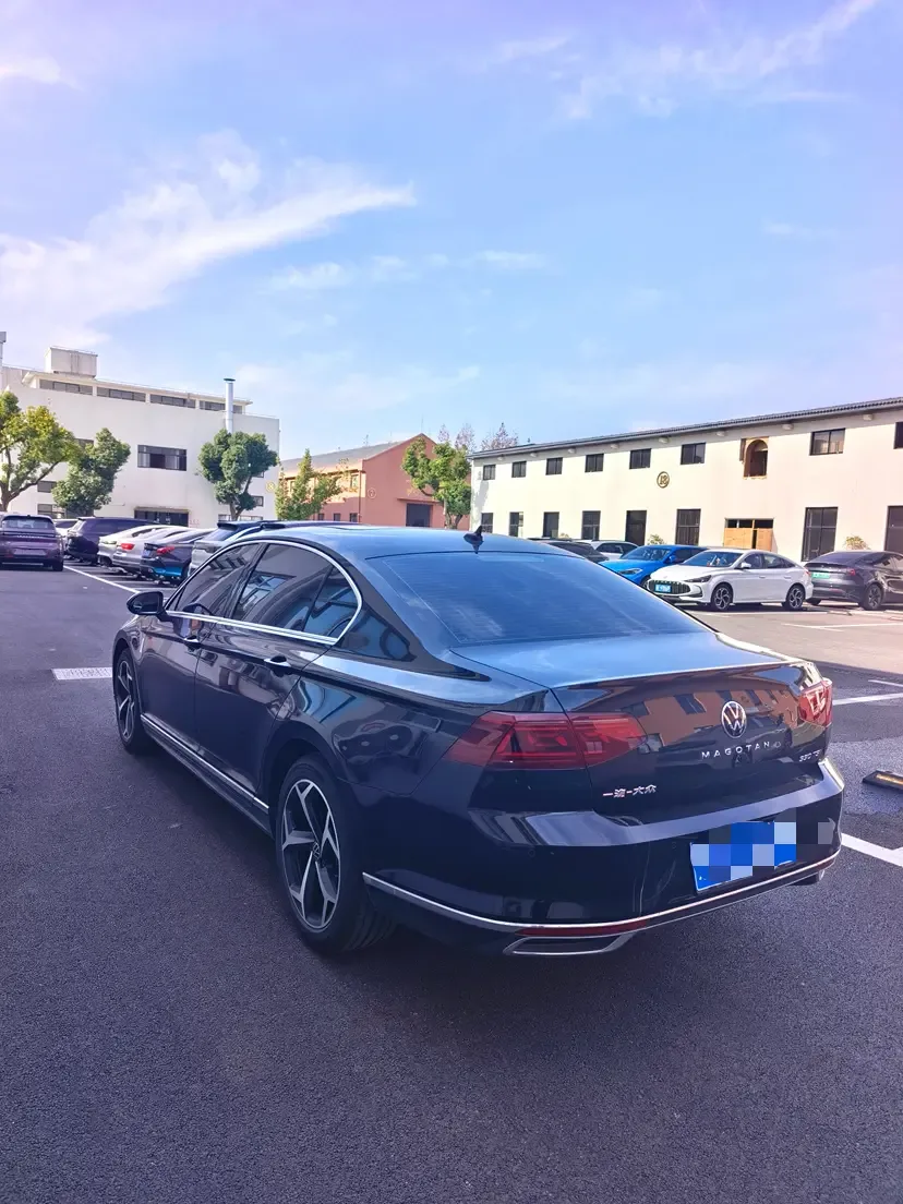 Volkswagen Magotan Magotan 2025 Magotan 2025 Public Edition 330TSI DSG Luxury Edition 2025 — thumbnail 4