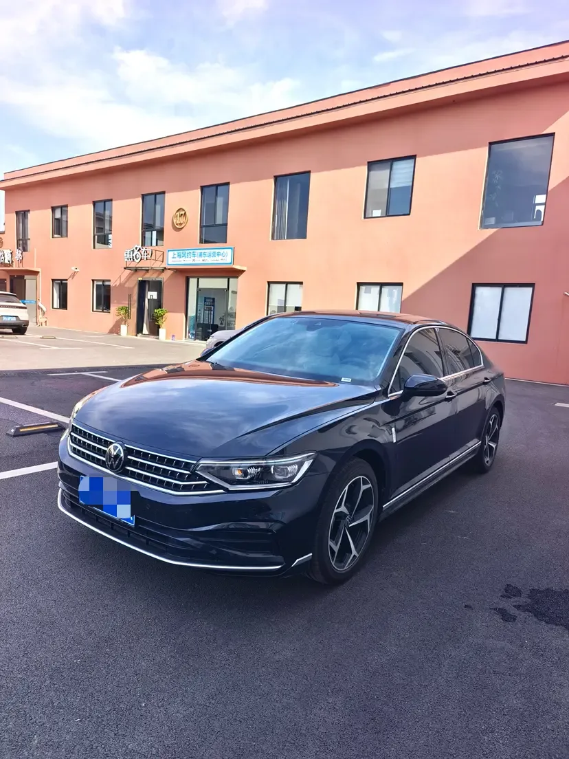 Volkswagen Magotan 2025