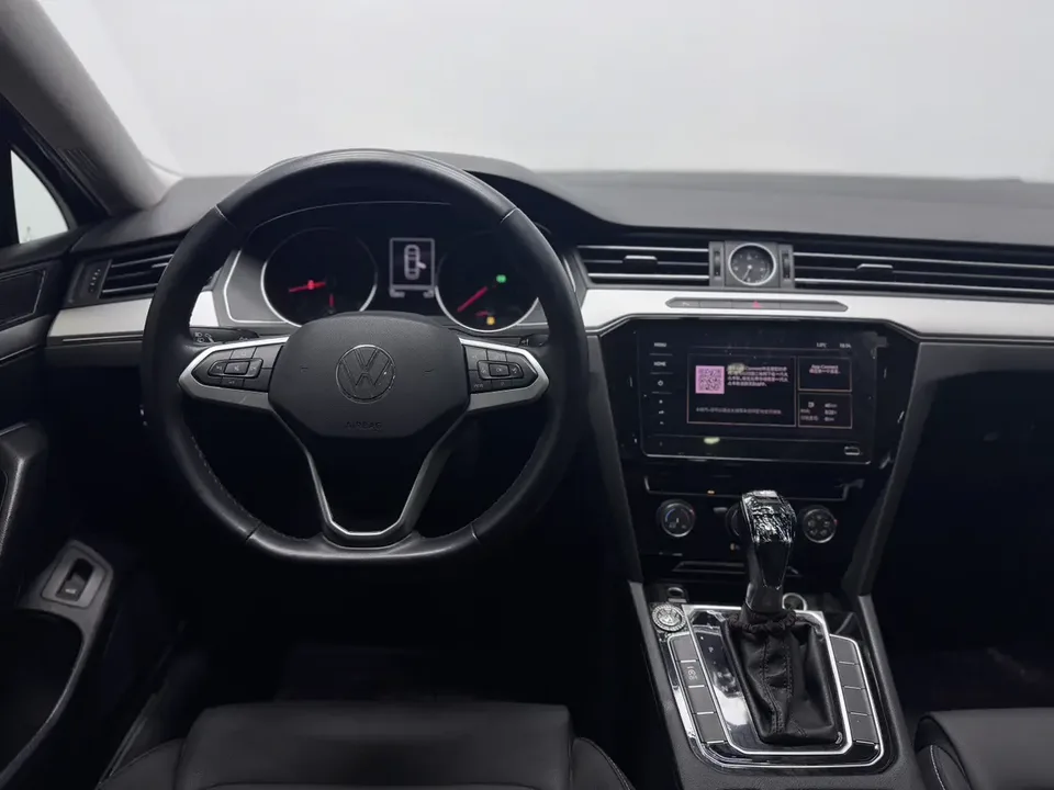 Volkswagen Magotan Magotan 2020 280TSI DSG Comfort Edition 2022 — миниатюра 4