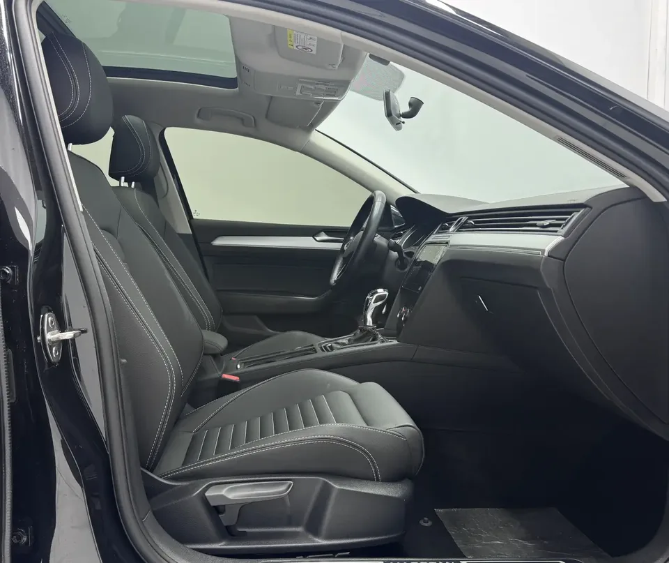 Volkswagen Magotan Magotan 2020 280TSI DSG Comfort Edition 2022 — миниатюра 5