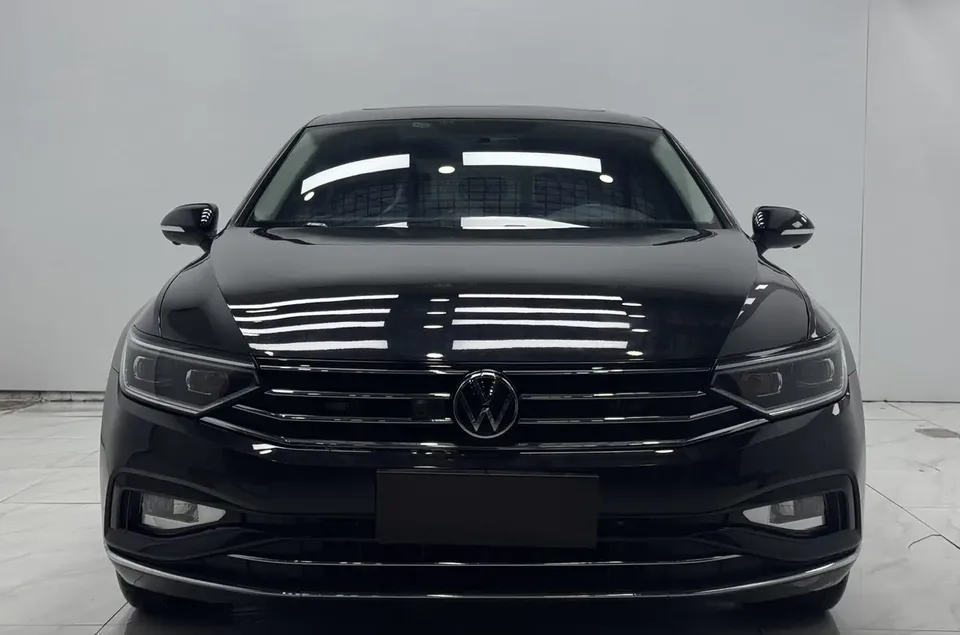 Volkswagen Magotan Magotan 2020 280TSI DSG Comfort Edition 2022 — фото 1, купить с доставкой в Москву