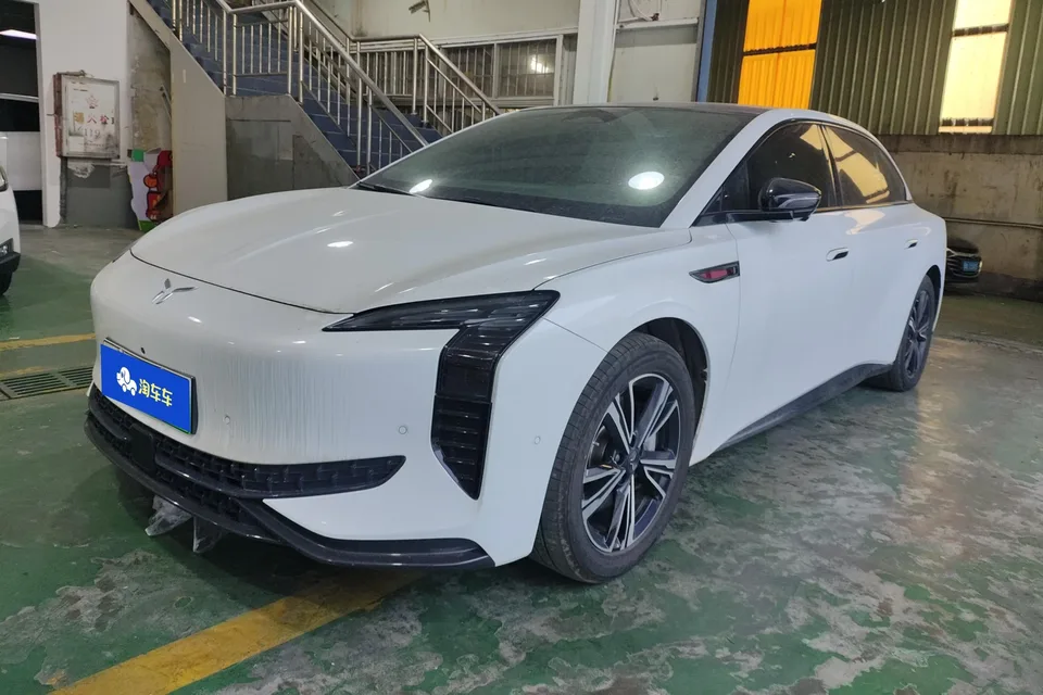 Hongqi EH7 2024