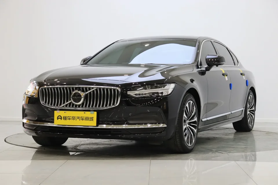 Volvo S90 Volvo S90 2024 B5 Zhiyi Deluxe Edition 2024 — photo 1, buy with delivery to Moscow