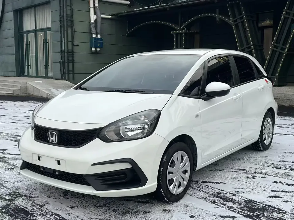 Honda FIT Fit 2021 Fit 2021 1.5L CVT Trendy Edition 2022 — photo 1, buy with delivery to Moscow