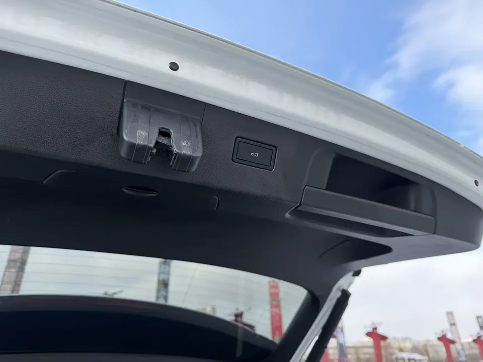 Volkswagen Tayron Tanyue 2022 280TSI 2WD Luxury Smart Edition 2022 — миниатюра 3