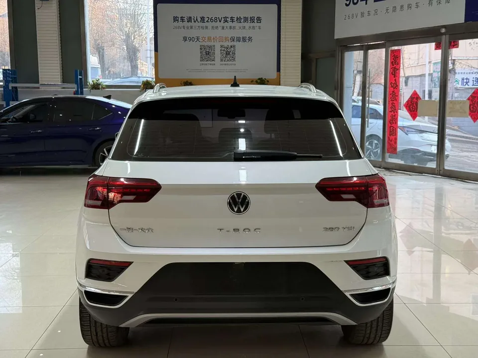 Volkswagen T-Roc Tange 280TSI DSG Two-Wheel Drive Comfort Smart Connected Edition 2022 — миниатюра 2