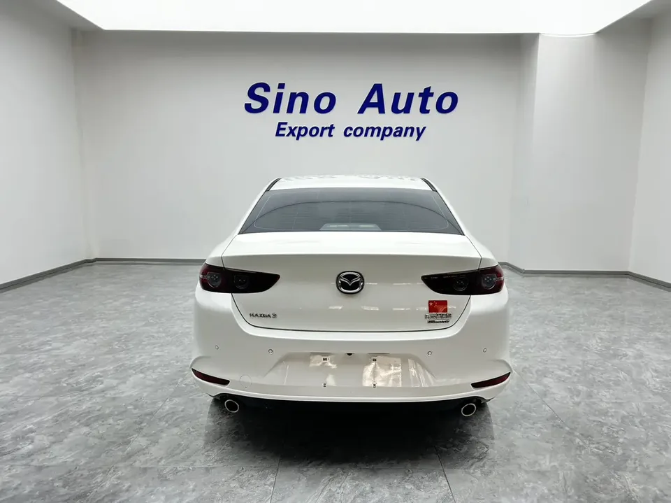 Mazda Axela 2.0L automatic quality version 2022 — миниатюра 2