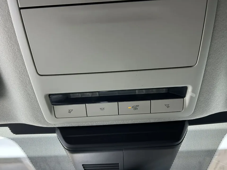 Mazda Axela 2.0L automatic quality version 2022 — миниатюра 3