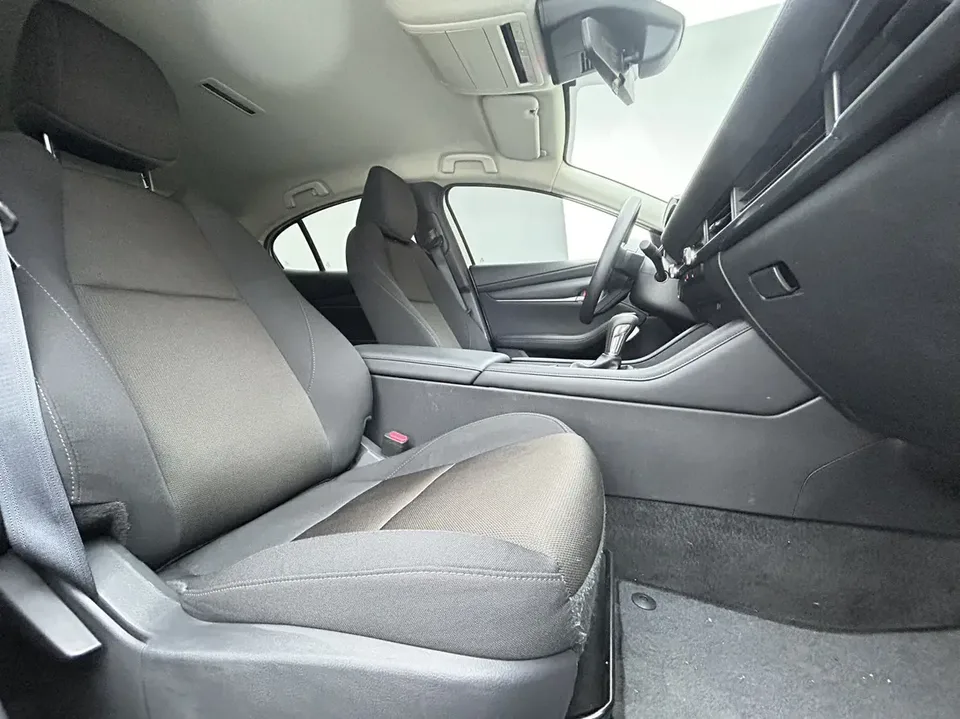 Mazda Axela 2.0L automatic quality version 2022 — миниатюра 5