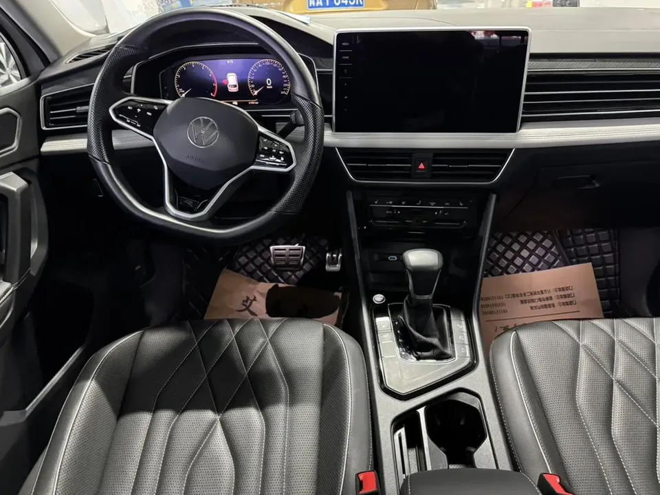 Volkswagen Tiguan L Tiguan L 2022 330TSI Automatic 2WD R-Line Enjoy Edition 2022 — миниатюра 4