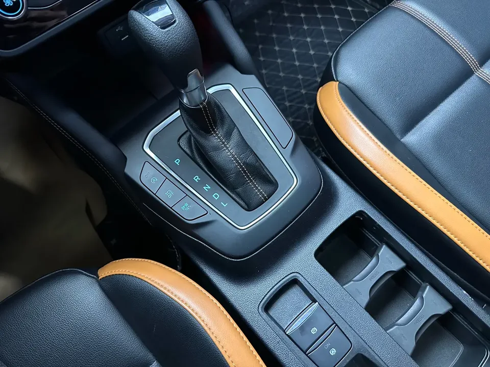 Ford Focus Sedan EcoBoost 180 Automatic Competition Edition 2023 — миниатюра 5